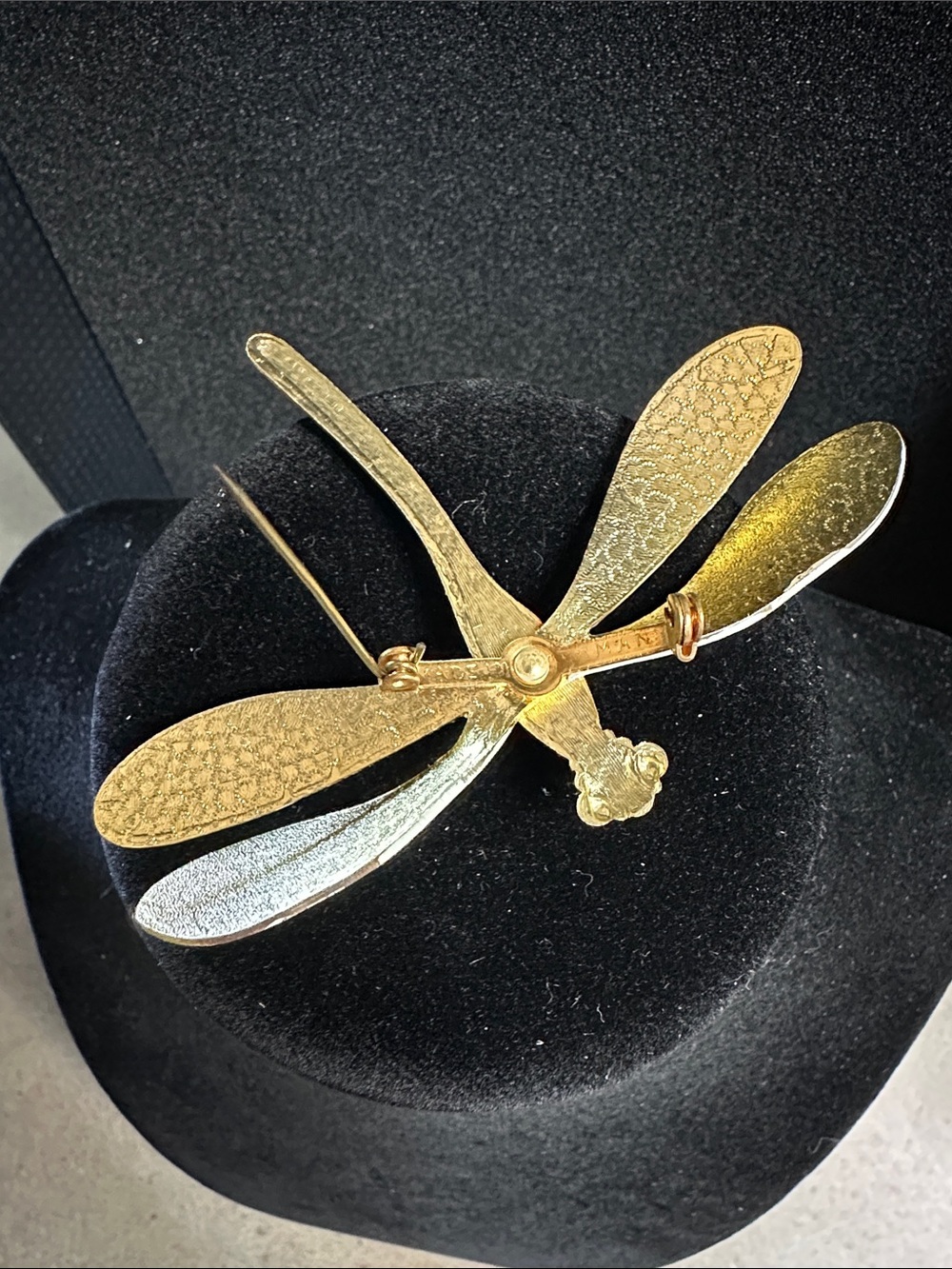 Vintage Gold Tone Dragonfly Brooch with Amber and Cream Enamel - Picture 3 of 16